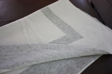 Homestead Throw Ash/ White